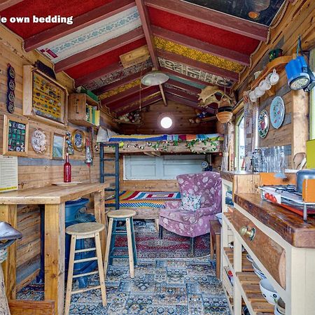 2 X Double Bed Glamping Wagon In Dalby Forest スカーバラ エクステリア 写真