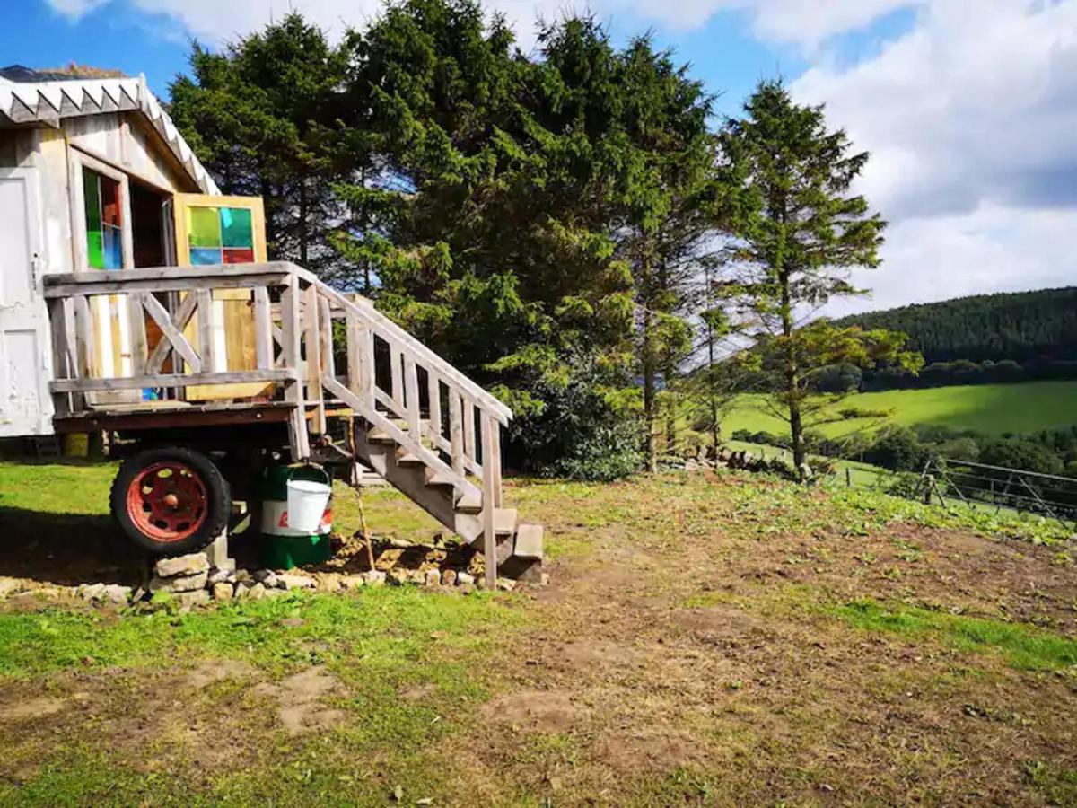 2 X Double Bed Glamping Wagon In Dalby Forest スカーバラ エクステリア 写真