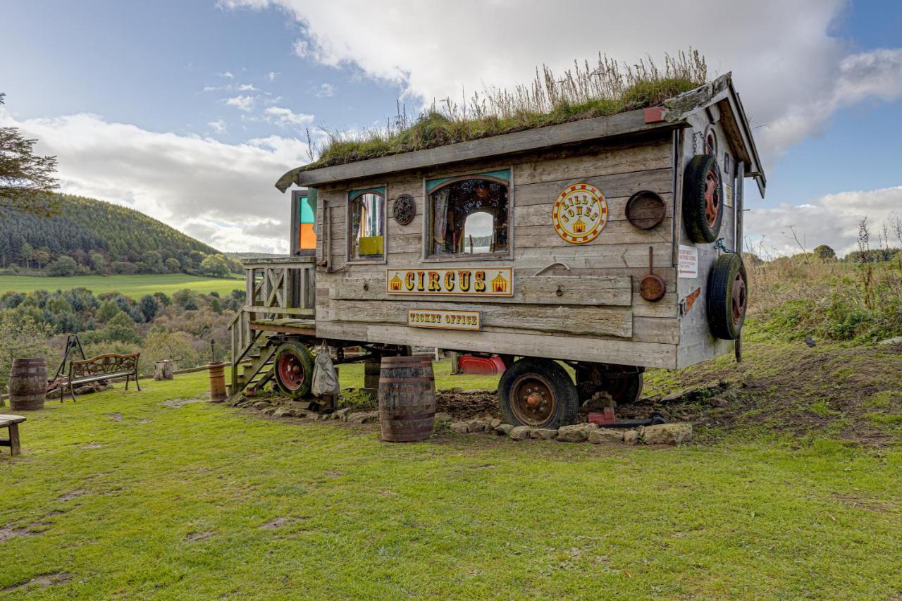 2 X Double Bed Glamping Wagon In Dalby Forest スカーバラ エクステリア 写真